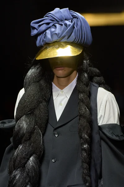 Look 27